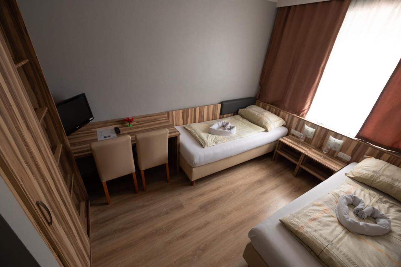 Hotel Am Limes Эннс Экстерьер фото
