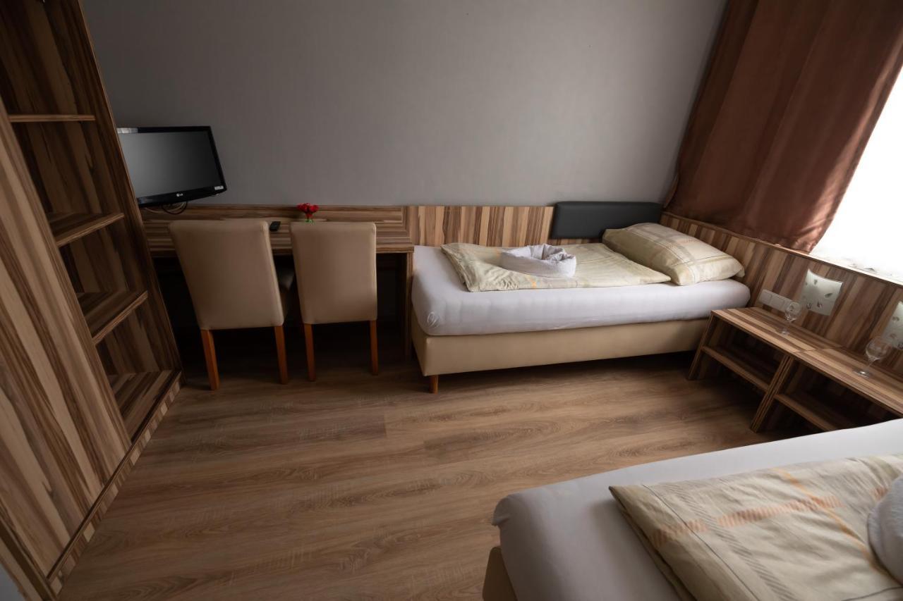 Hotel Am Limes Эннс Экстерьер фото