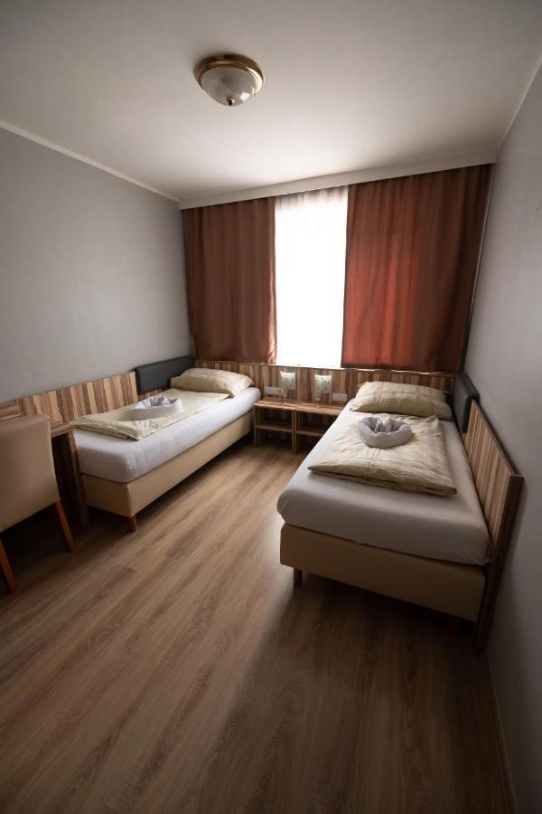 Hotel Am Limes Эннс Экстерьер фото