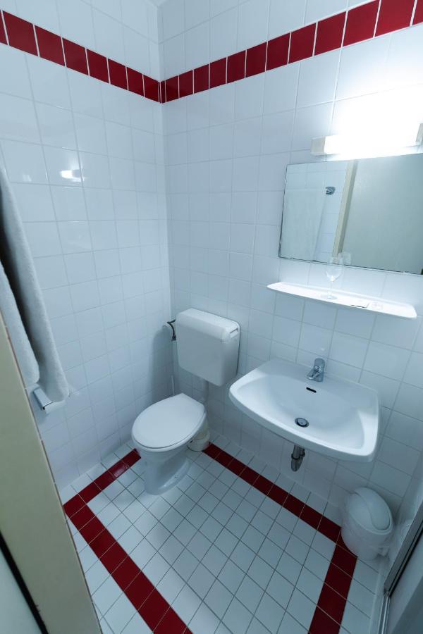 Hotel Am Limes Эннс Экстерьер фото