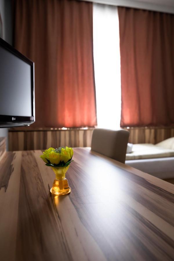 Hotel Am Limes Эннс Экстерьер фото