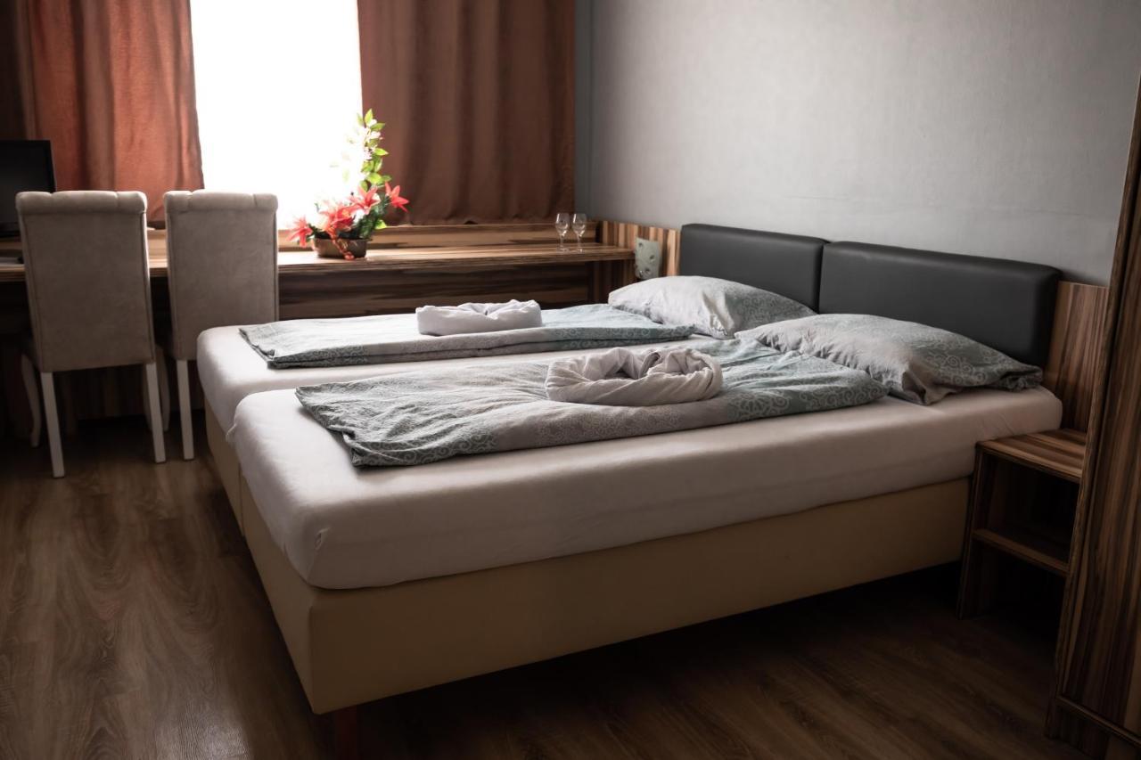 Hotel Am Limes Эннс Экстерьер фото
