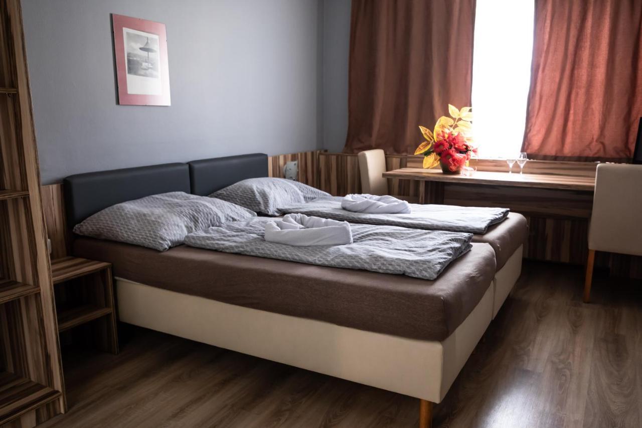 Hotel Am Limes Эннс Экстерьер фото