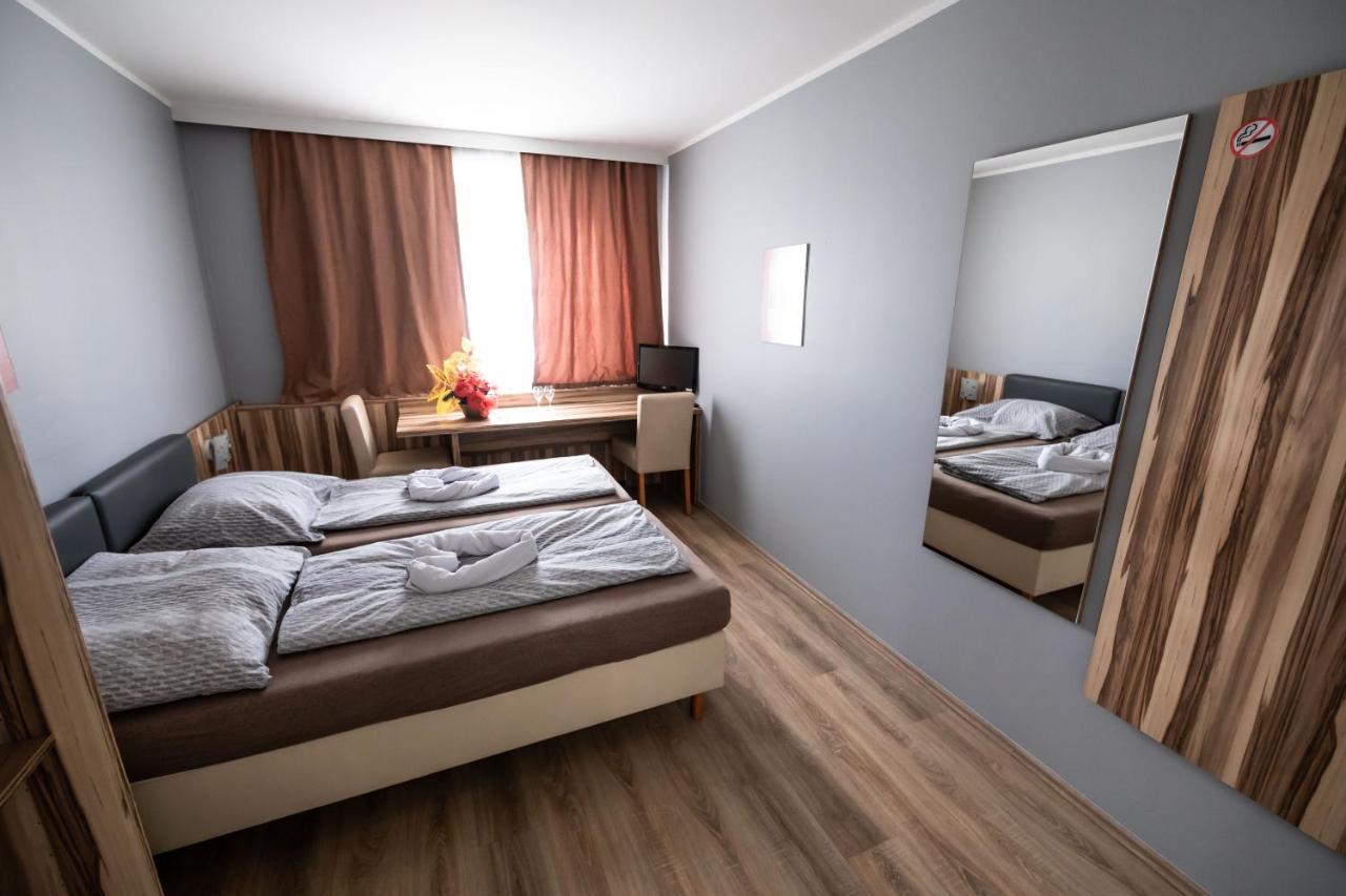 Hotel Am Limes Эннс Экстерьер фото